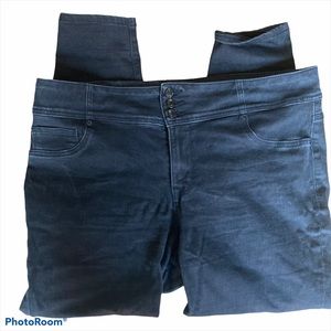 Maurices high rise black jeans Sz 18w